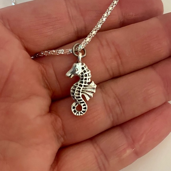 Silver Seahorse Pendant .925 Sterling Silver Necklace - Picture 5 of 5